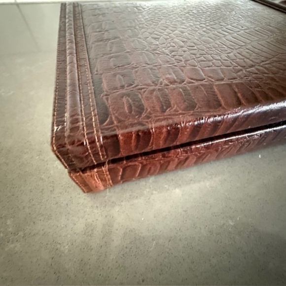 Suede Lined Cufflink Jewelry Storage Box 11"x8"x2" - Picture 7 of 9